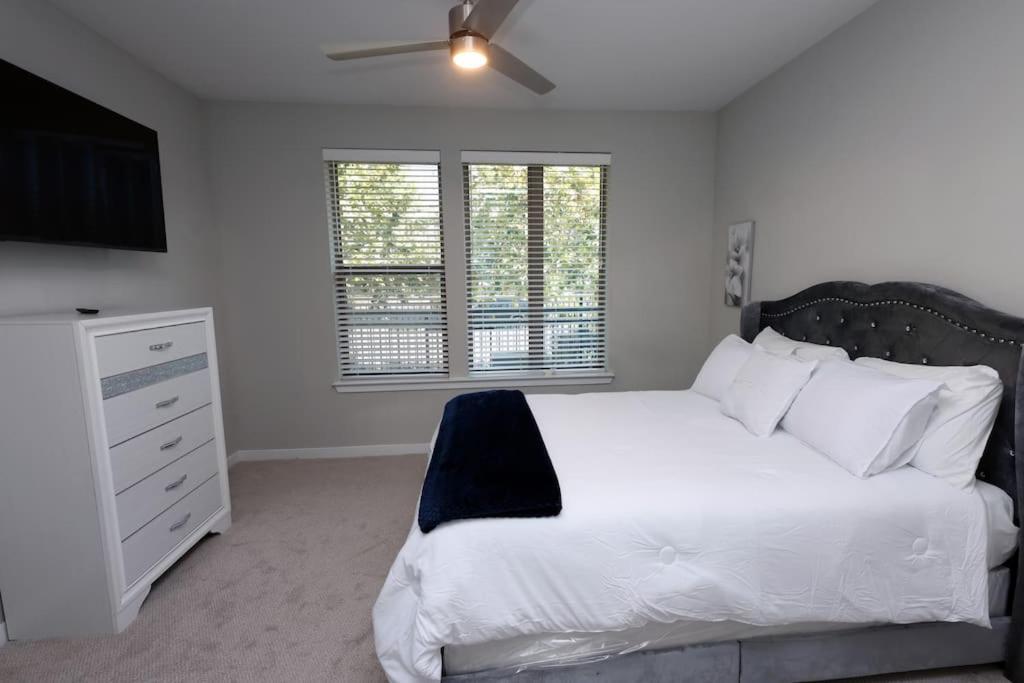 Comfortable Getaway Downtown Htx Х'юстон Екстер'єр фото
